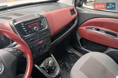 Вантажопасажирський фургон Fiat Doblo 2011 в 