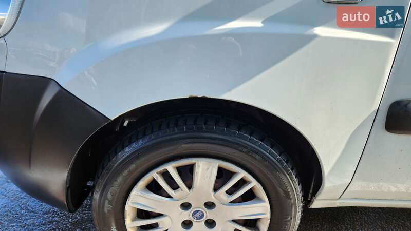 Вантажний фургон Fiat Doblo 2006 в Києві