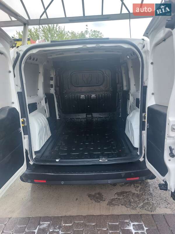 Грузовой фургон Fiat Doblo 2014 в Ровно