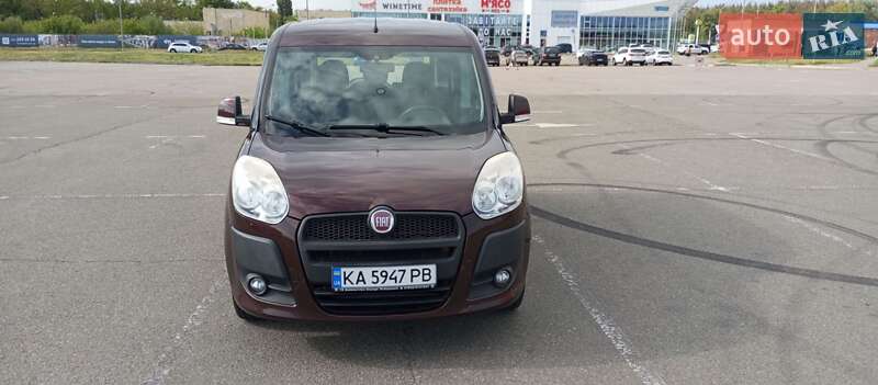 Минивэн Fiat Doblo 2013 в Киеве
