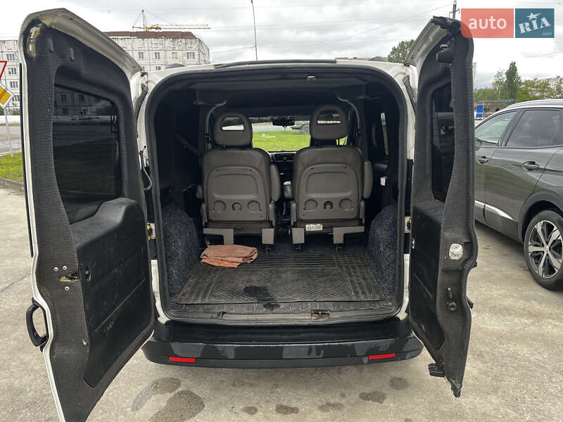 Грузопассажирский фургон Fiat Doblo 2012 в Нетешине