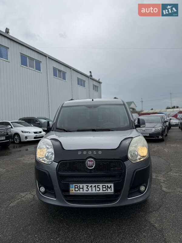 Минивэн Fiat Doblo 2010 в 