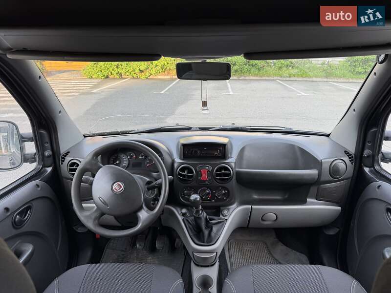 Минивэн Fiat Doblo 2008 в Киеве