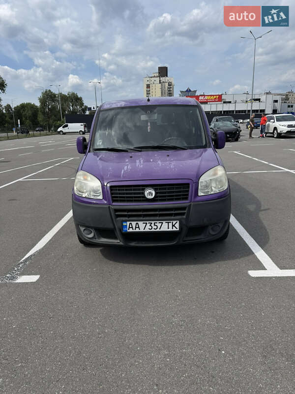 Минивэн Fiat Doblo 2008 в Киеве
