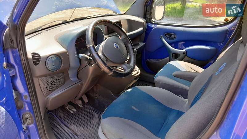 Грузовой фургон Fiat Doblo 2004 в Гайсине