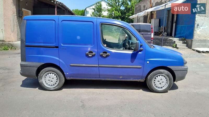 Грузовой фургон Fiat Doblo 2004 в Гайсине