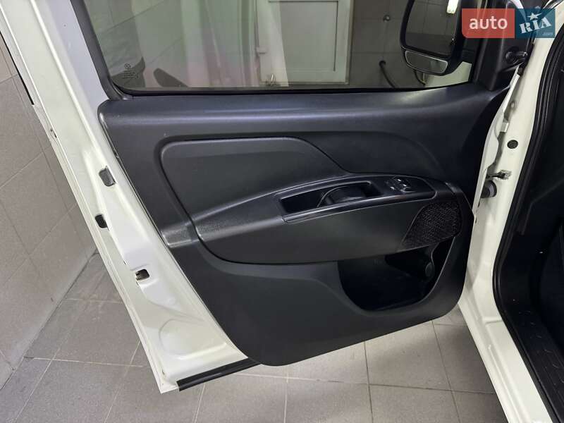 Мінівен Fiat Doblo 2016 в Умані