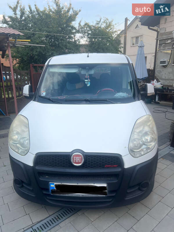 Минивэн Fiat Doblo 2010 в 