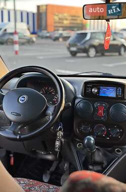Минивэн Fiat Doblo 2002 в 