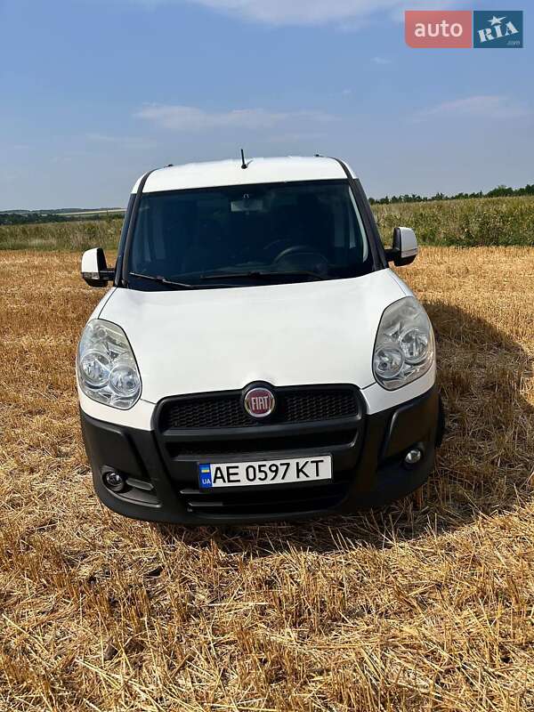 Минивэн Fiat Doblo 2011 в 