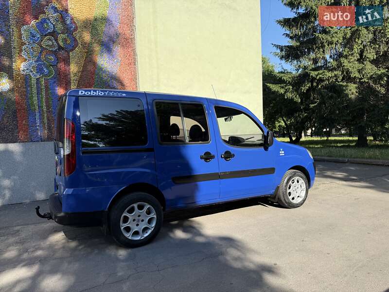 Минивэн Fiat Doblo 2008 в Ровно