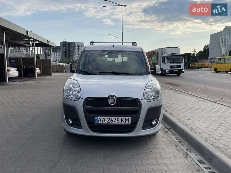 Минивэн Fiat Doblo 2012 в Киеве