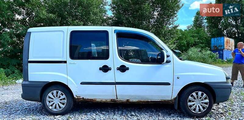 Мінівен Fiat Doblo 2004 в 