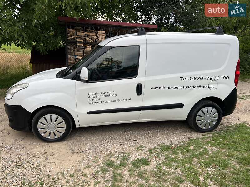 Вантажний фургон Fiat Doblo 2010 в Івано-Франківську
