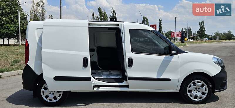 Вантажний фургон Fiat Doblo 2016 в Дніпрі