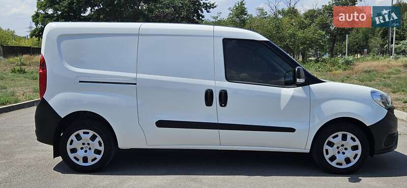 Вантажний фургон Fiat Doblo 2016 в Дніпрі