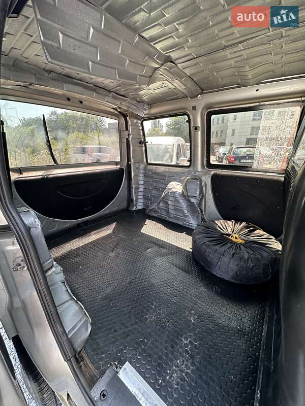 Вантажний фургон Fiat Doblo 2001 в Кривому Розі