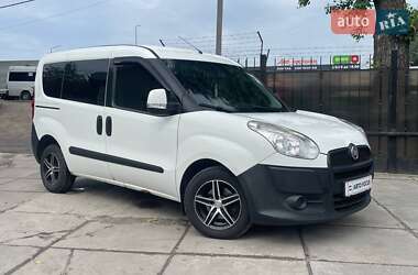 Грузопассажирский фургон Fiat Doblo 2010 в Киеве