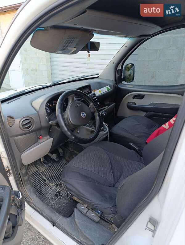 Грузовой фургон Fiat Doblo 2007 в Емильчине