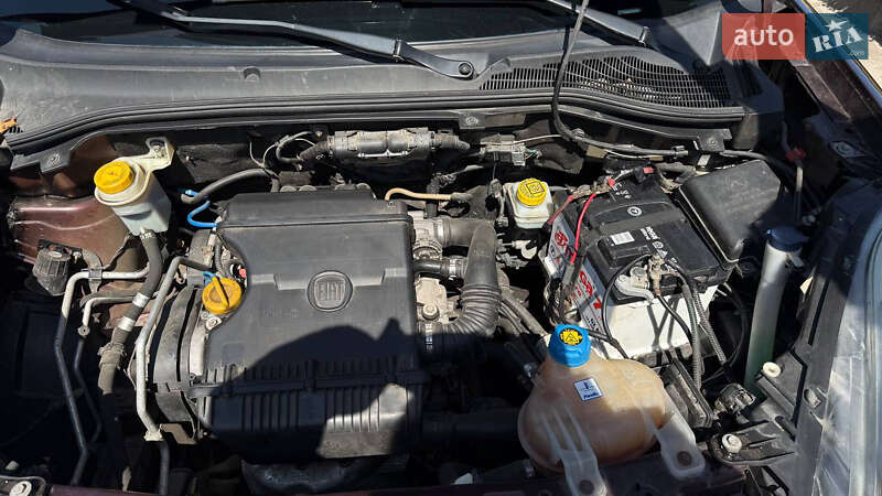 Мінівен Fiat Doblo 2011 в Житомирі фото 6 Мінівен Fiat Doblo 2011 в Житомирі