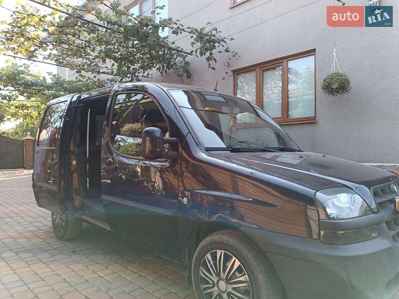 Грузовой фургон Fiat Doblo 2004 в Великих Лучках