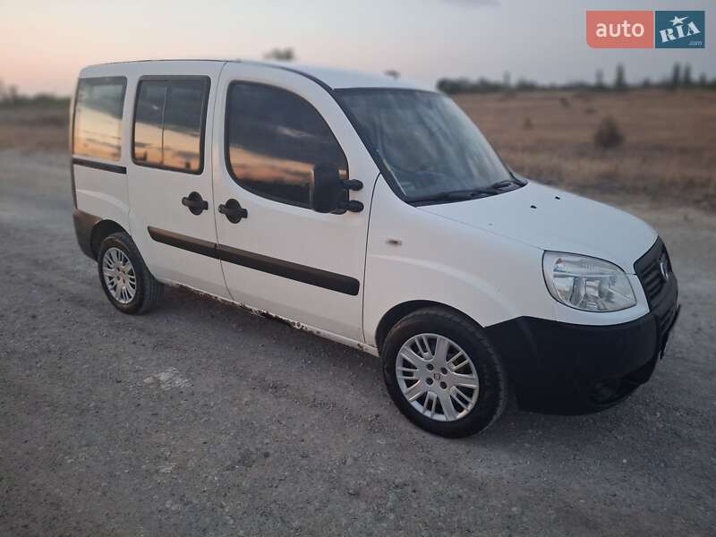 Минивэн Fiat Doblo 2008 в Николаеве