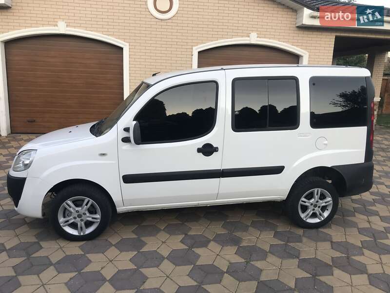 Минивэн Fiat Doblo 2013 в Николаеве