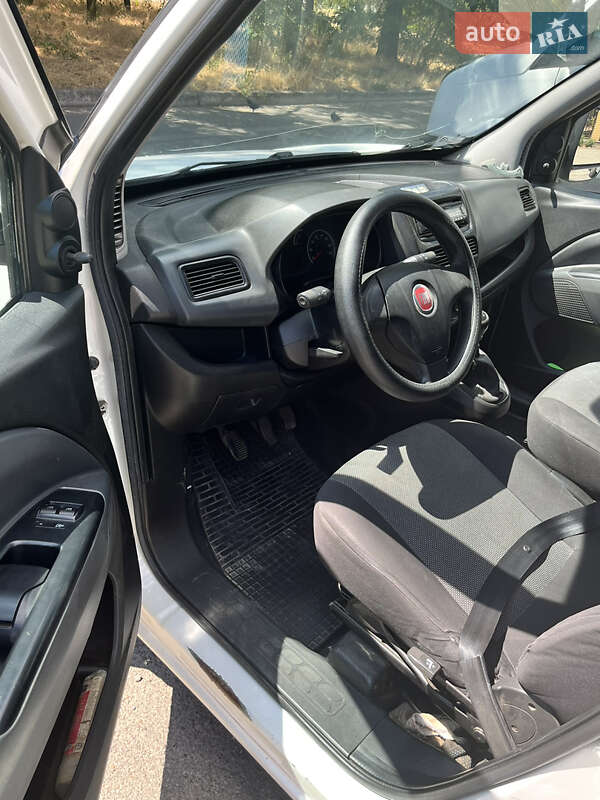 Грузовой фургон Fiat Doblo 2014 в Запорожье фото 5 Грузовой фургон Fiat Doblo 2014 в Запорожье