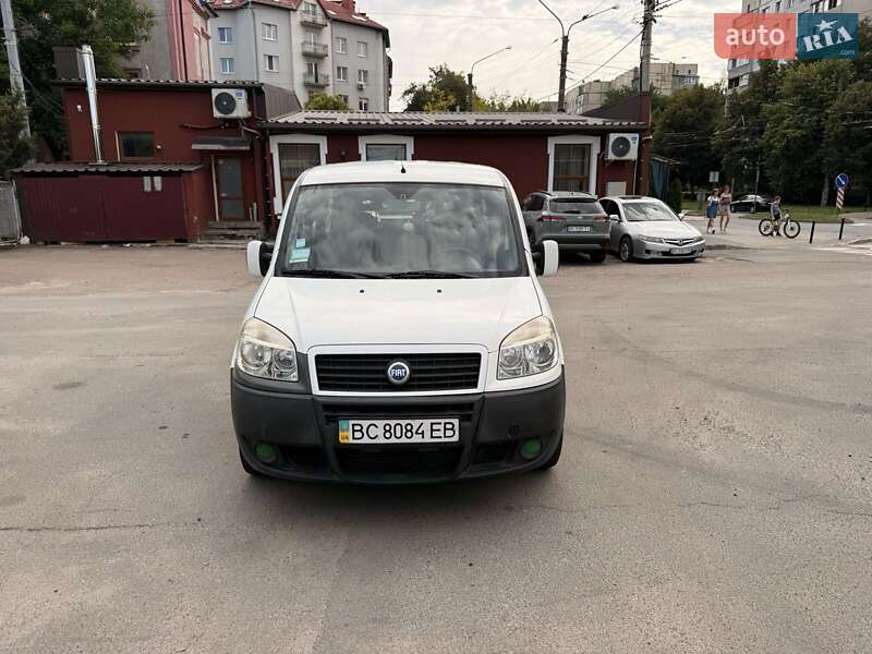 Минивэн Fiat Doblo 2010 в 