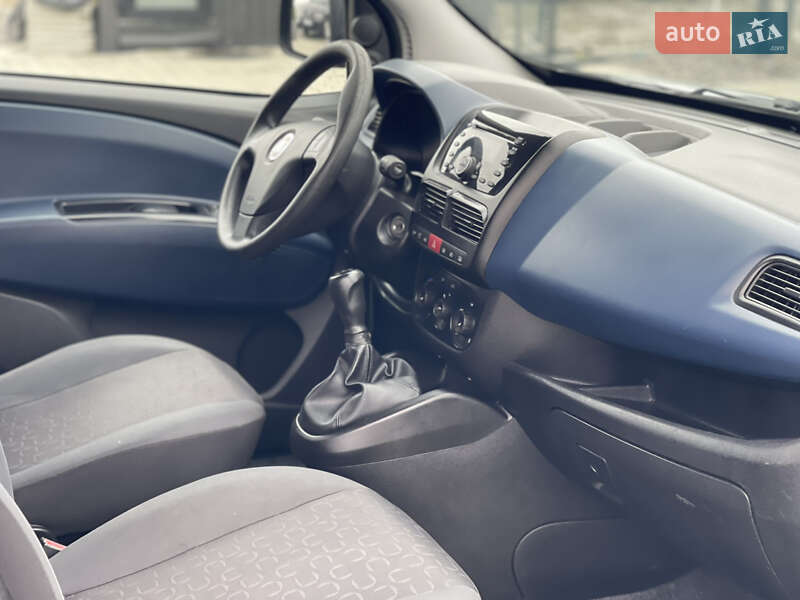 Минивэн Fiat Doblo 2012 в Черновцах