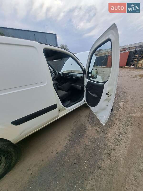 Грузовой фургон Fiat Doblo 2008 в Киеве фото 19 Грузовой фургон Fiat Doblo 2008 в Киеве