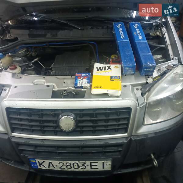 Минивэн Fiat Doblo 2007 в Киеве