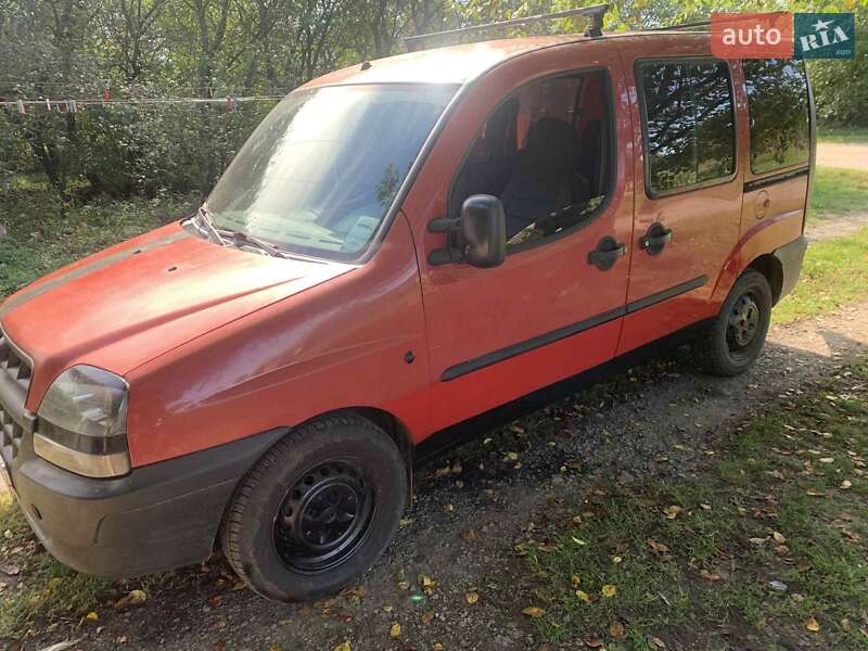 Мінівен Fiat Doblo 2003 в  фото Мінівен Fiat Doblo 2003 в