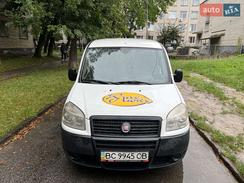 Грузовой фургон Fiat Doblo 2010 в Львове