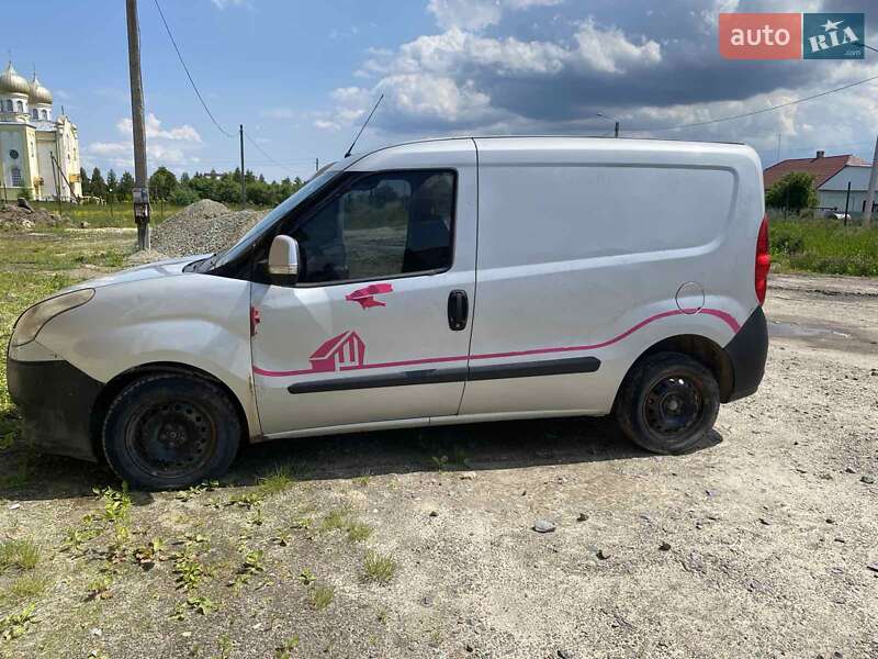 Грузовой фургон Fiat Doblo 2013 в Львове
