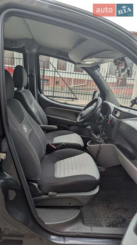 Минивэн Fiat Doblo 2008 в Киеве