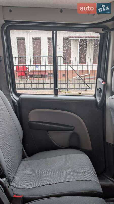 Минивэн Fiat Doblo 2008 в Киеве
