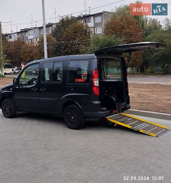 Минивэн Fiat Doblo 2009 в 