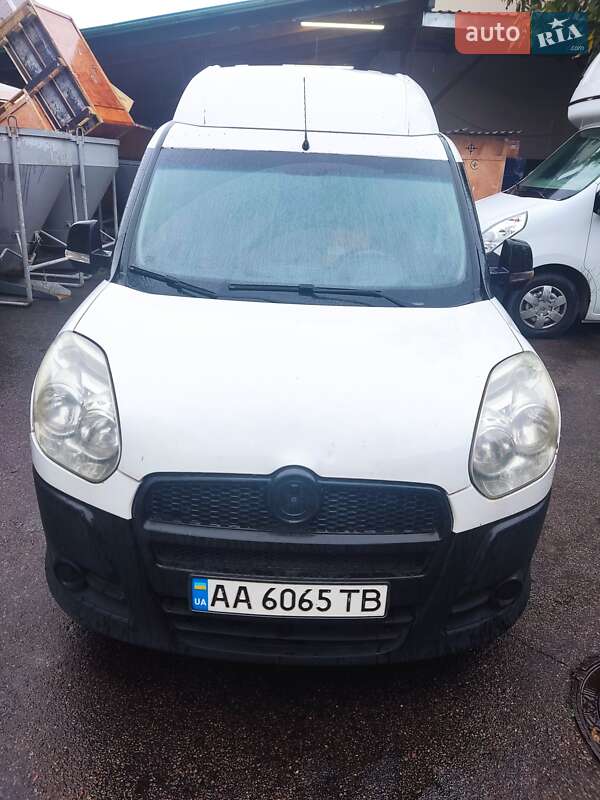 Грузовой фургон Fiat Doblo 2013 в Киеве