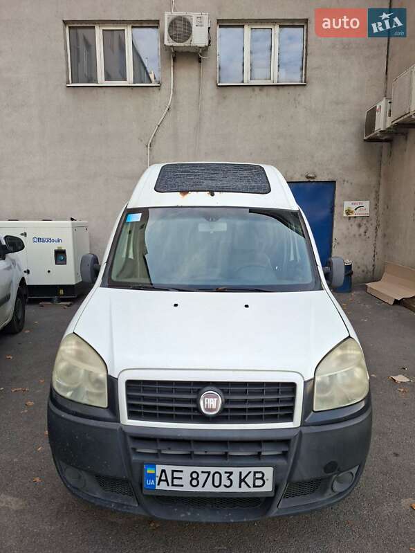 Минивэн Fiat Doblo 2009 в 