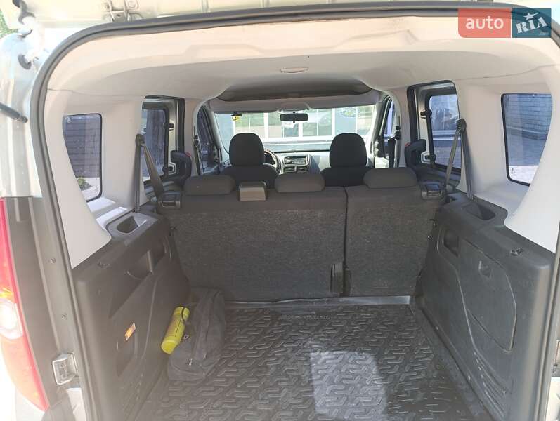 Минивэн Fiat Doblo 2011 в Зачепиловке