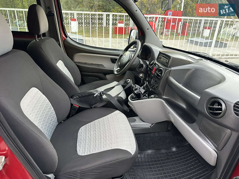 Минивэн Fiat Doblo 2009 в Полтаве