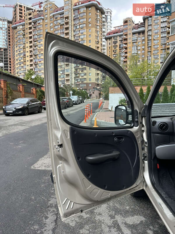 Минивэн Fiat Doblo 2015 в Киеве