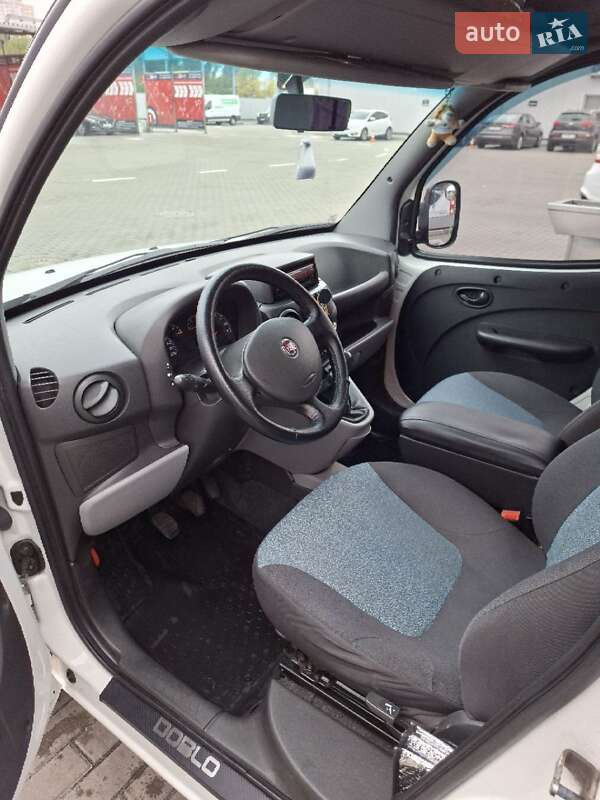 Минивэн Fiat Doblo 2013 в Киеве