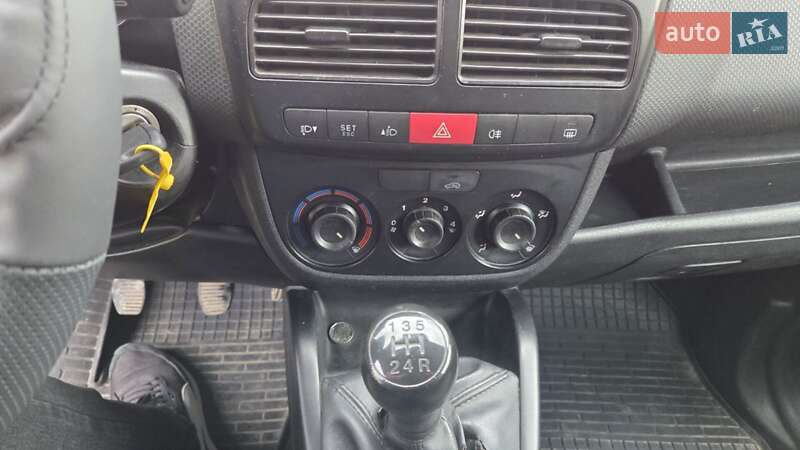 Вантажний фургон Fiat Doblo 2012 в Тернополі