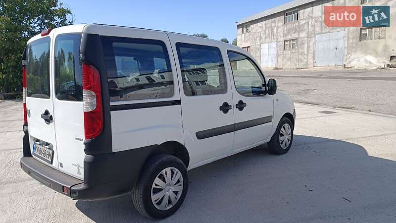 Мінівен Fiat Doblo 2006 в Києві