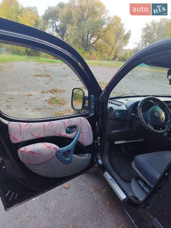 Мінівен Fiat Doblo 2004 в Млиніві фото 17 Мінівен Fiat Doblo 2004 в Млиніві