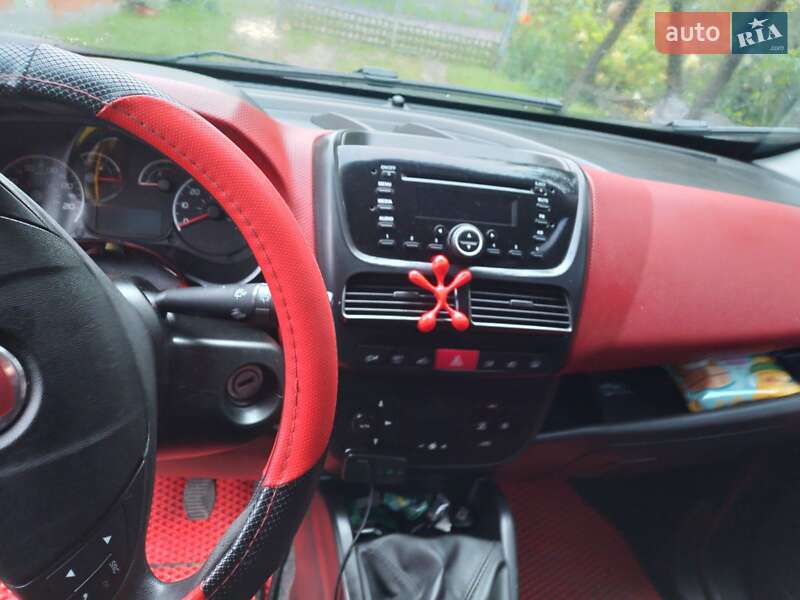 Минивэн Fiat Doblo 2012 в Ровно