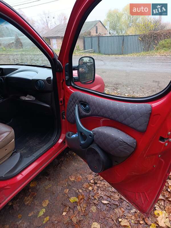 Минивэн Fiat Doblo 2002 в Ромнах