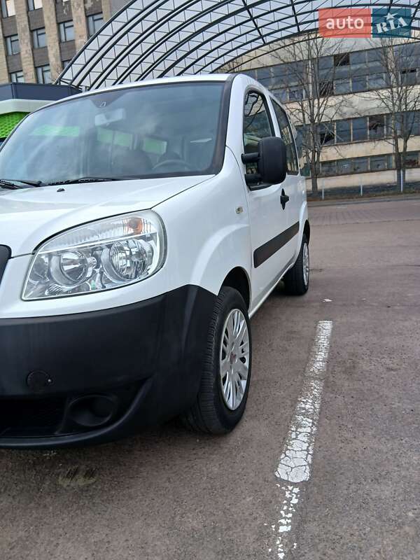 Минивэн Fiat Doblo 2010 в Коростене фото 3 Минивэн Fiat Doblo 2010 в Коростене